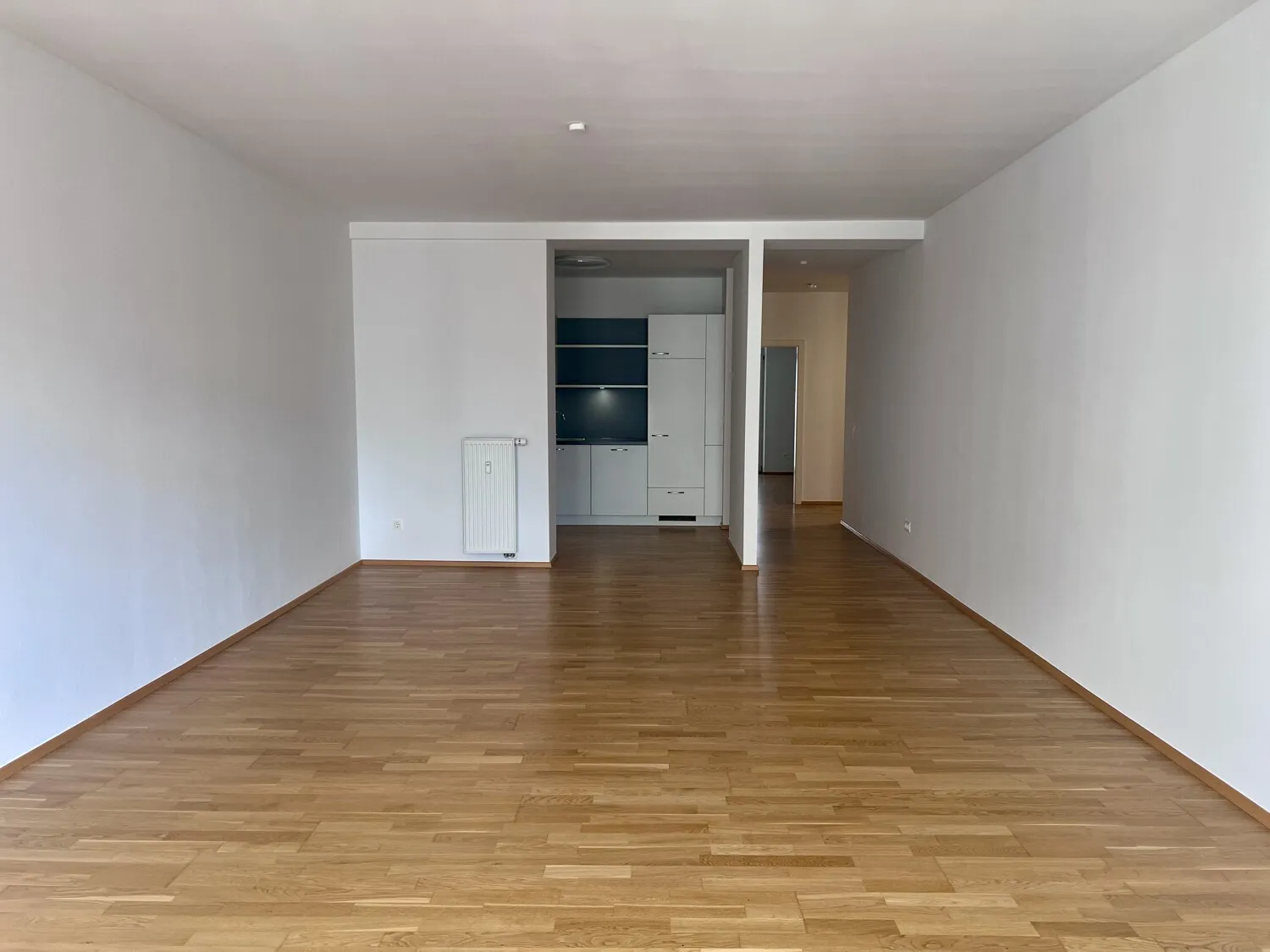 Stilvolles Cityleben: Zentrale großzügige Stadtwohnung im kernsanierten Altbau erleben