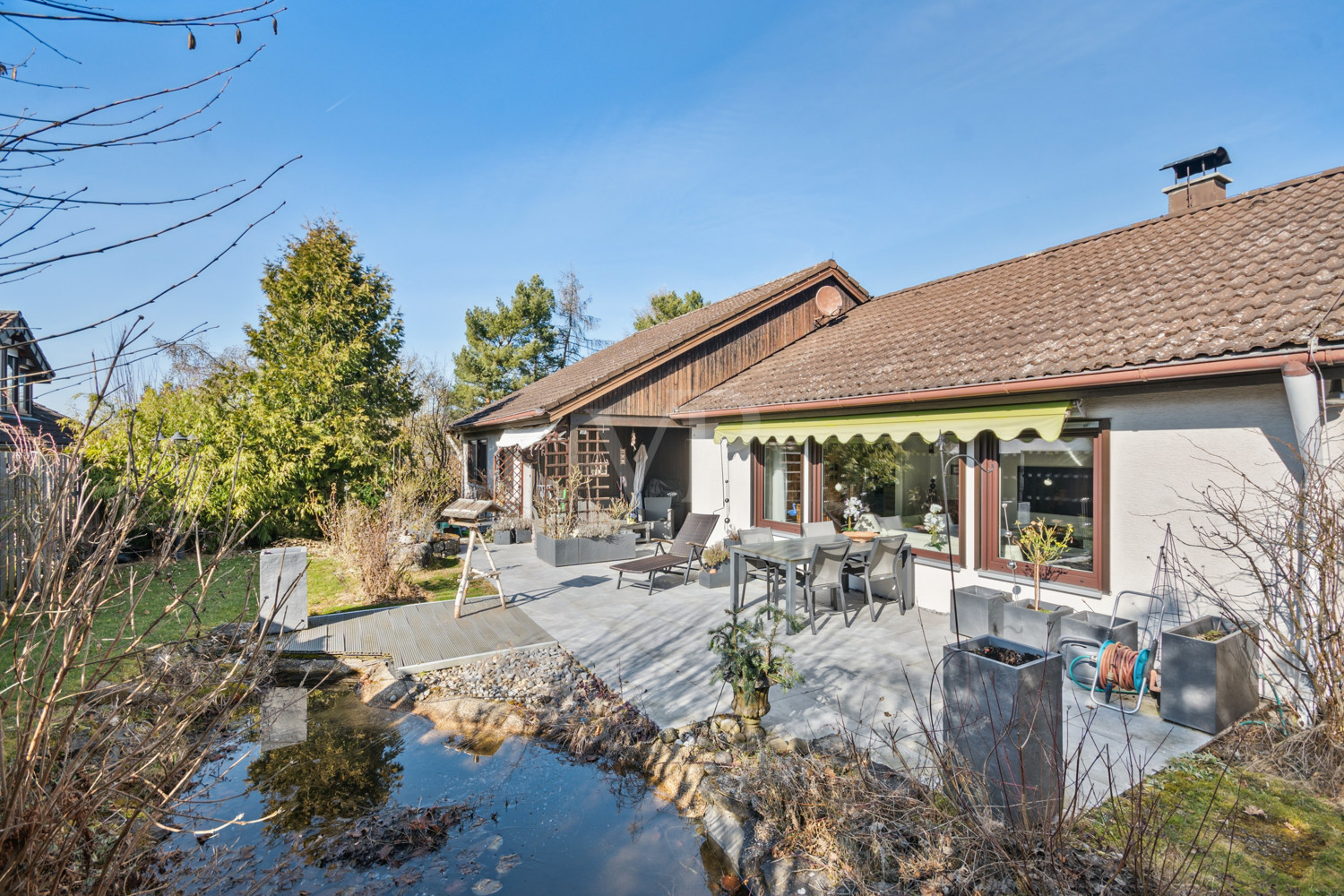 Blick vom Garte auf das Haus