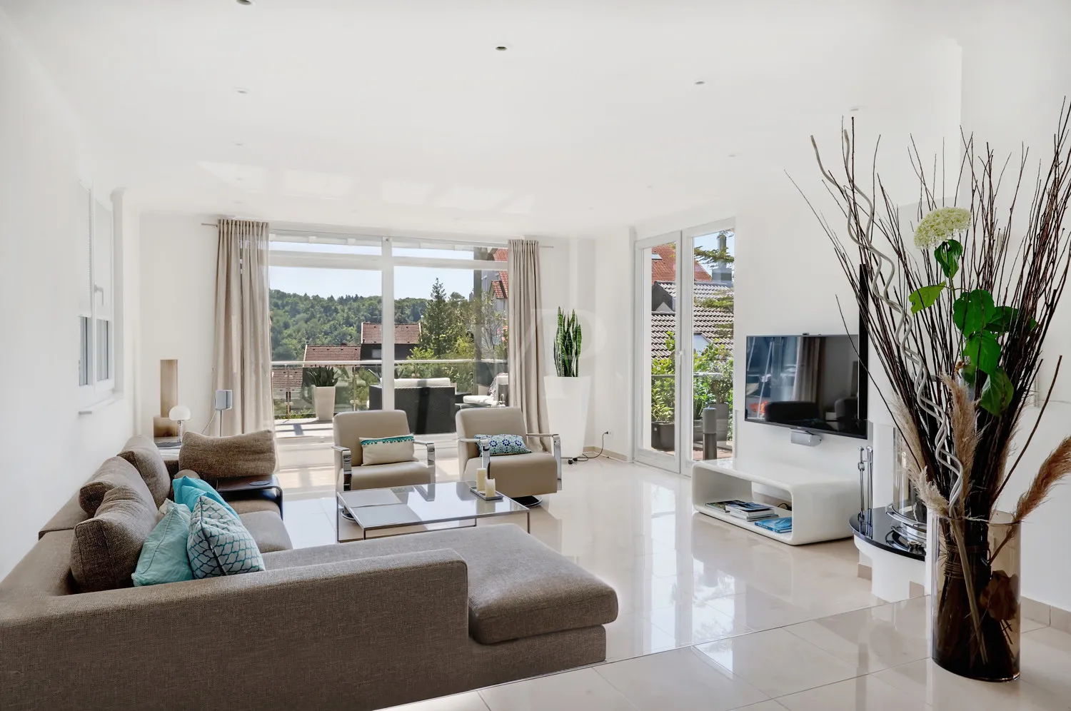 Exklusives Einfamilienhaus mit Einliegerwohnung in gehobener Wohnlage