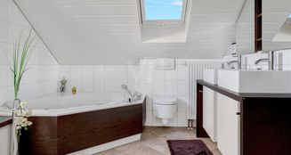 von_poll_real_estate_property_25143018_image_8