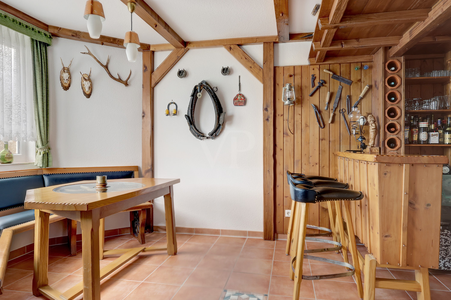 Bar Hanggeschoss