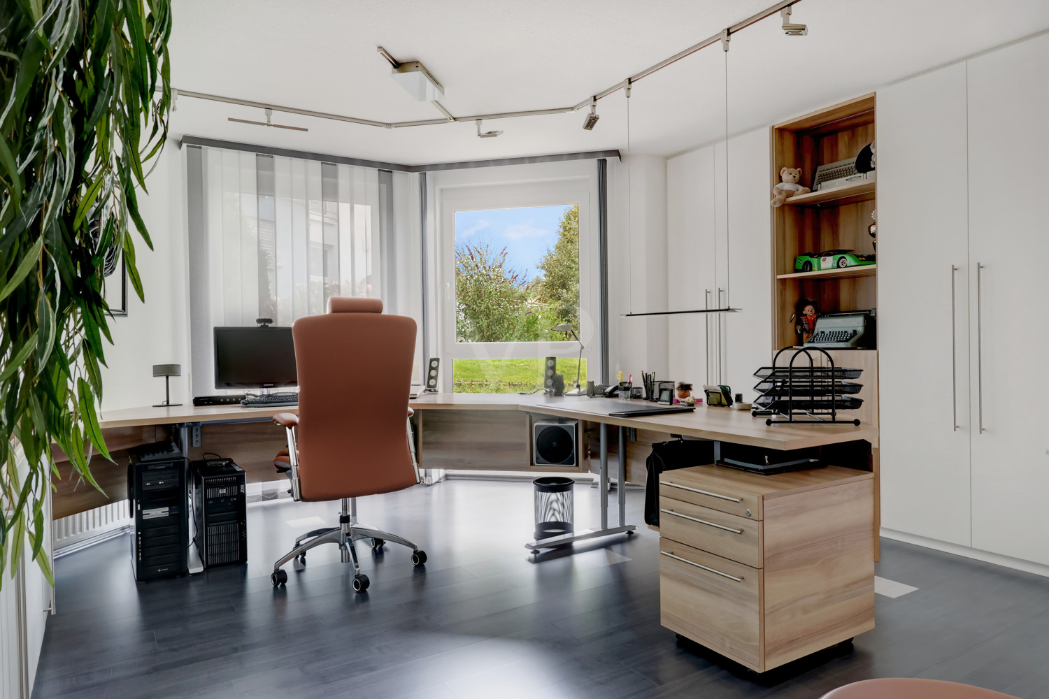 Büro Hanggeschoss