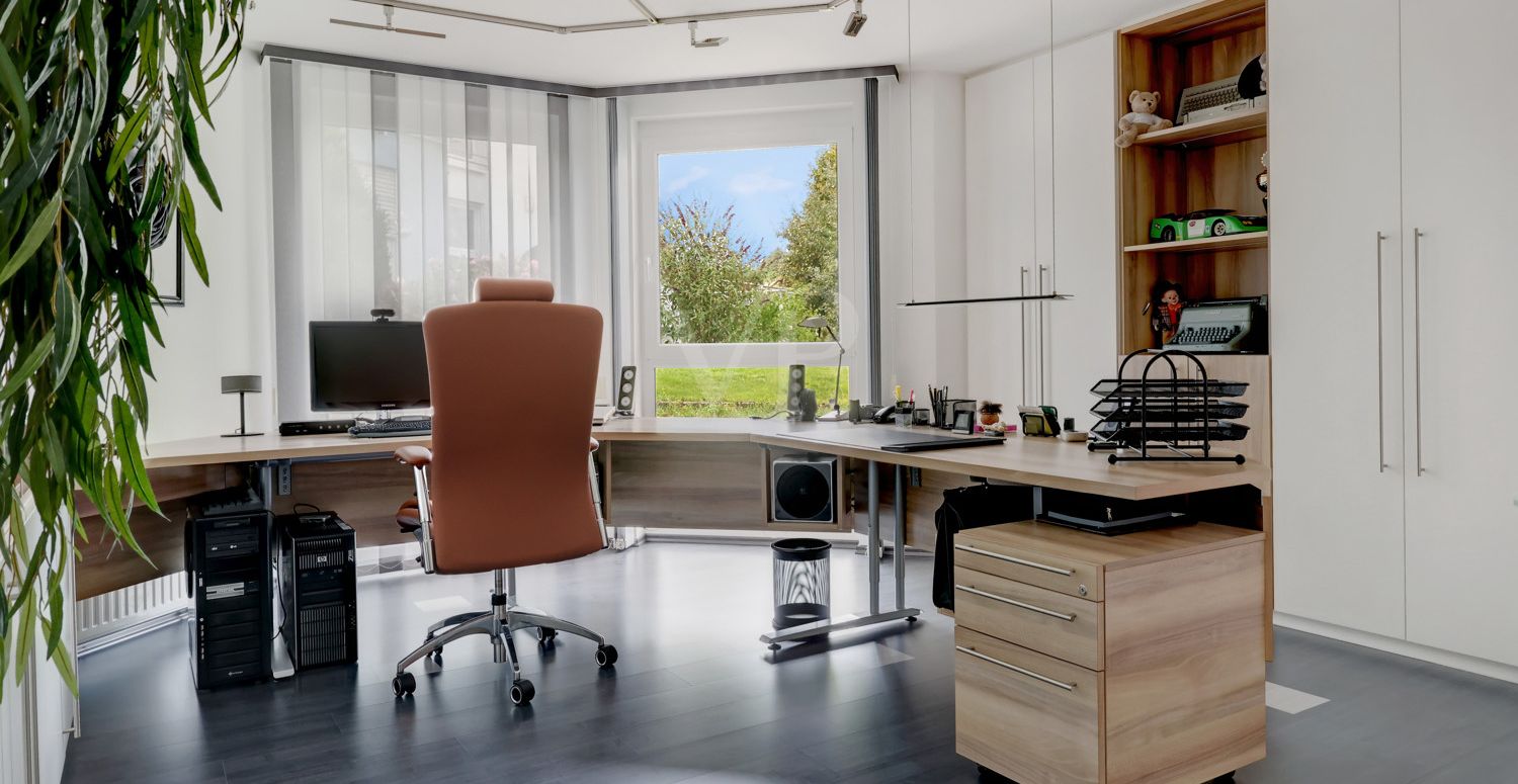 Büro Hanggeschoss
