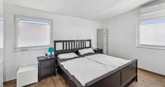 von_poll_real_estate_property_25143013VM_image_7