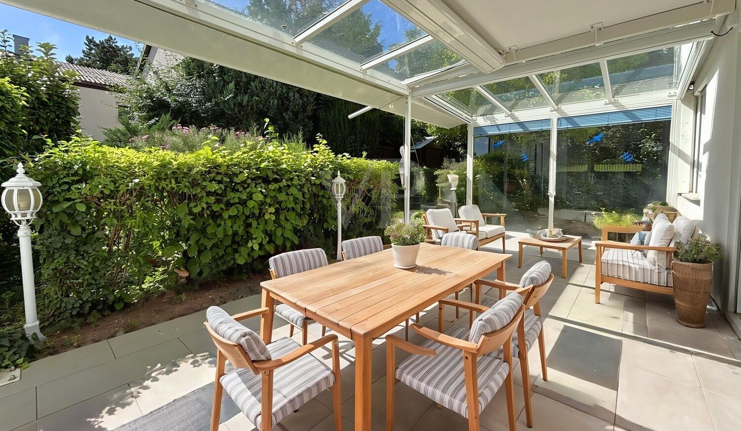 Terrasse möbliert