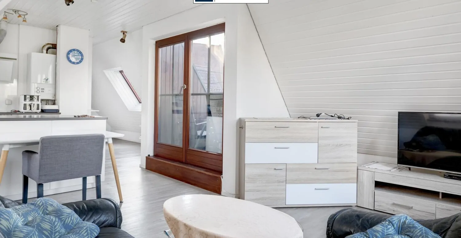 Titelbild Wohnzimmer perspektive 1