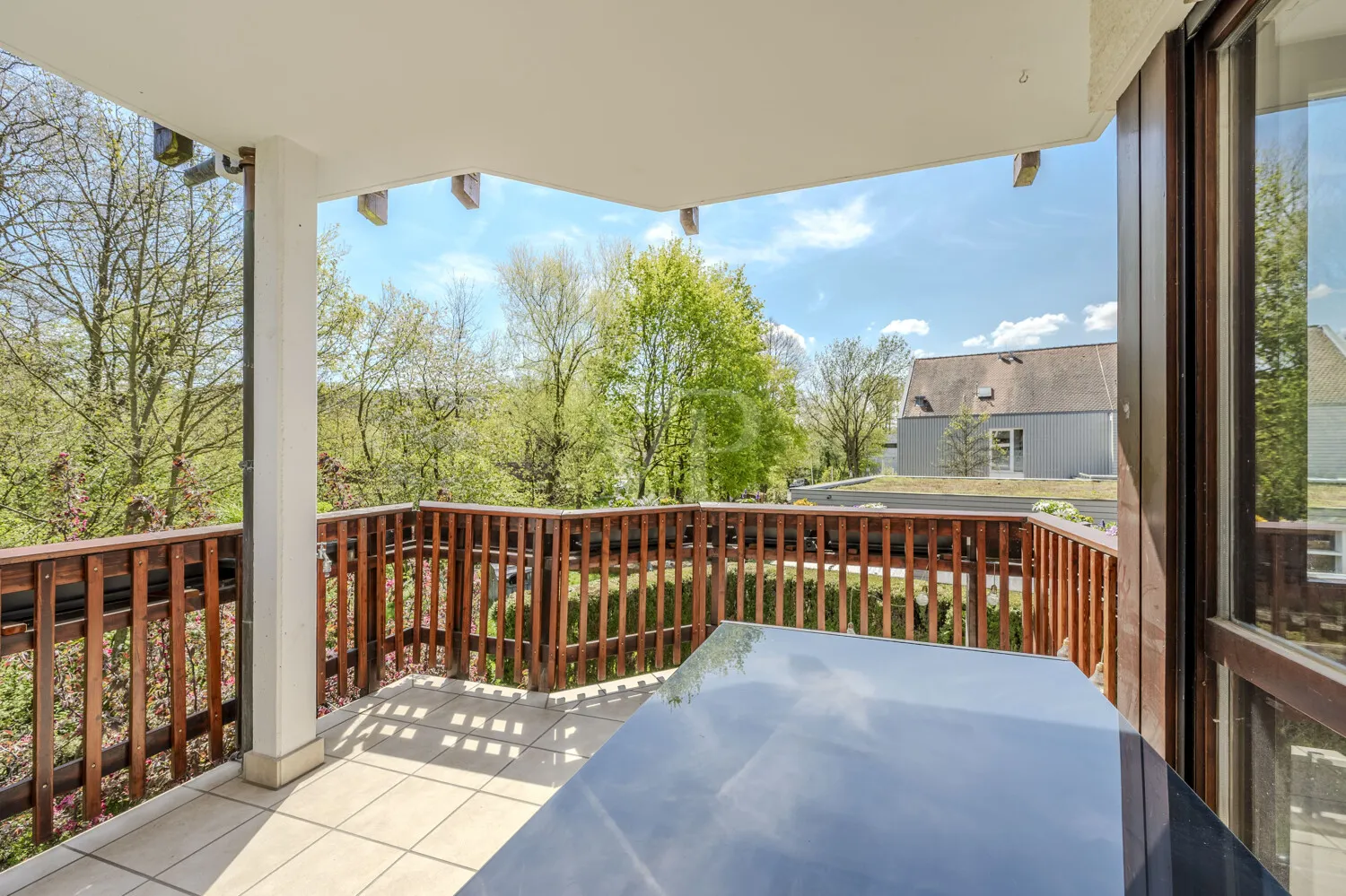 Überdachter Südbalkon