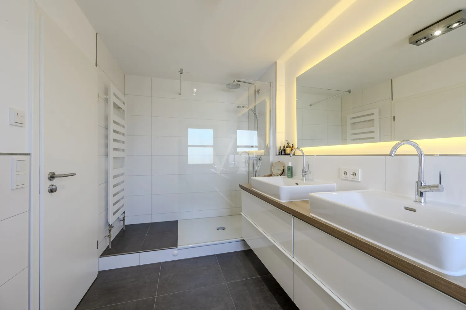 Modernisiertes Badezimmer
