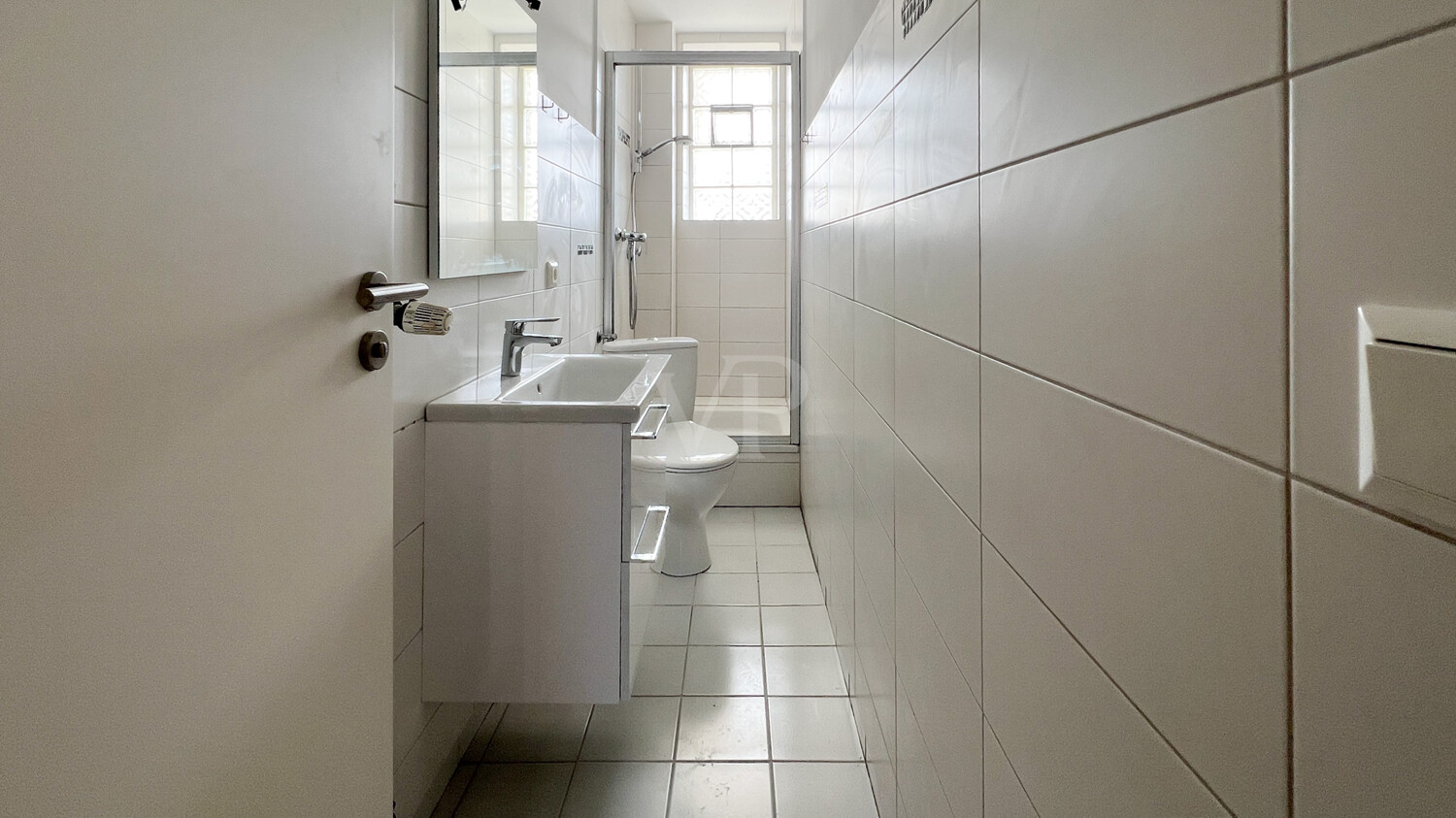 Badezimmer mit Dusche und WC