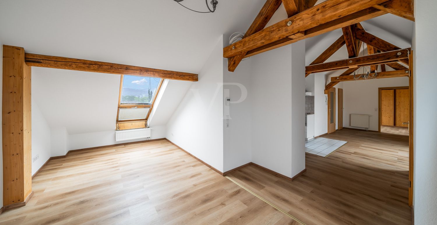 Schlafzimmer mit offnen Balken