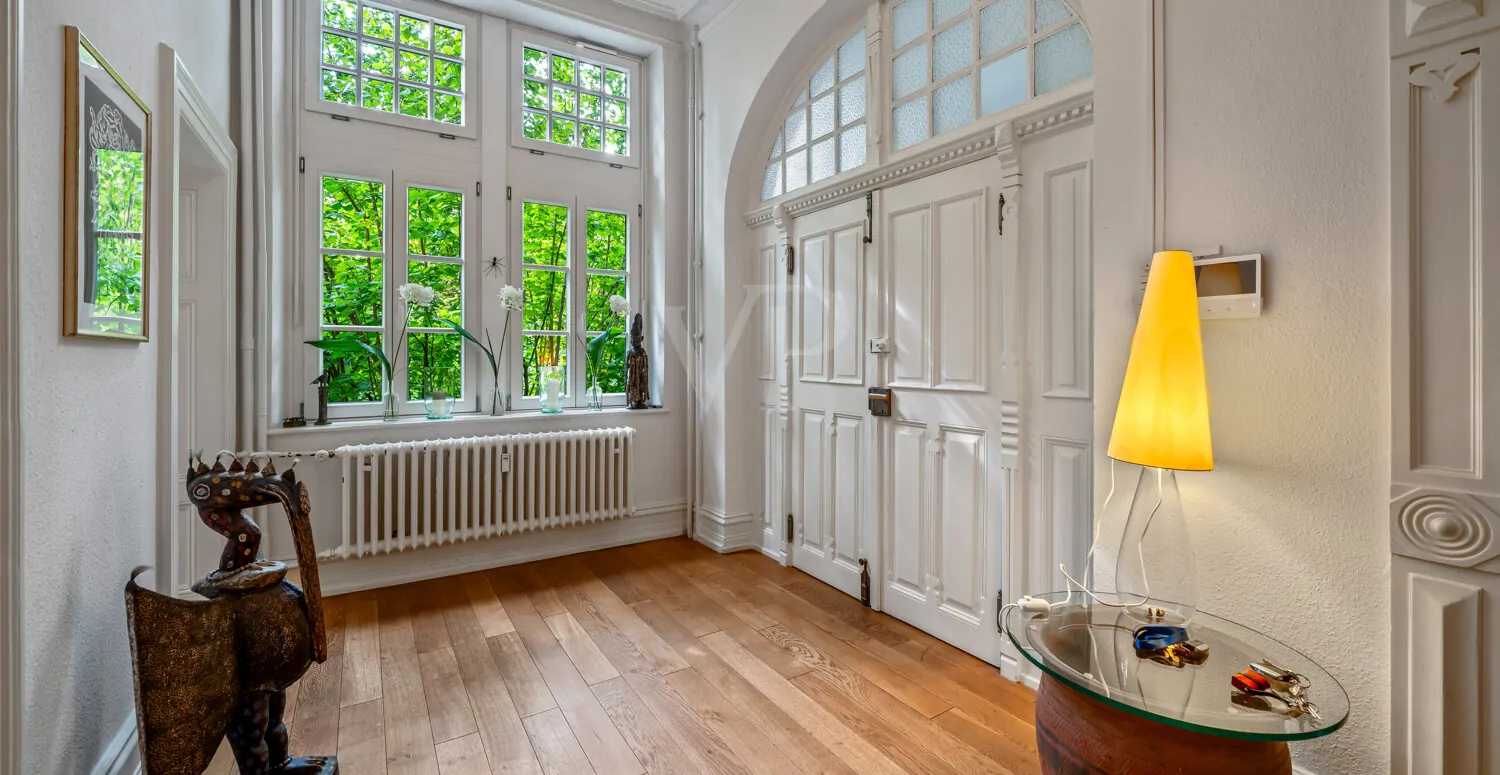 Großzügiger Eingangsbereich in der Erdgeschosswohnung