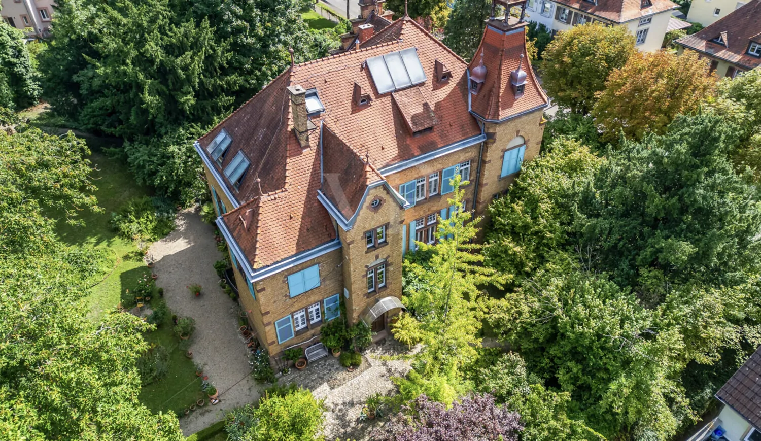 Luftaufnahme auf das Gebäude