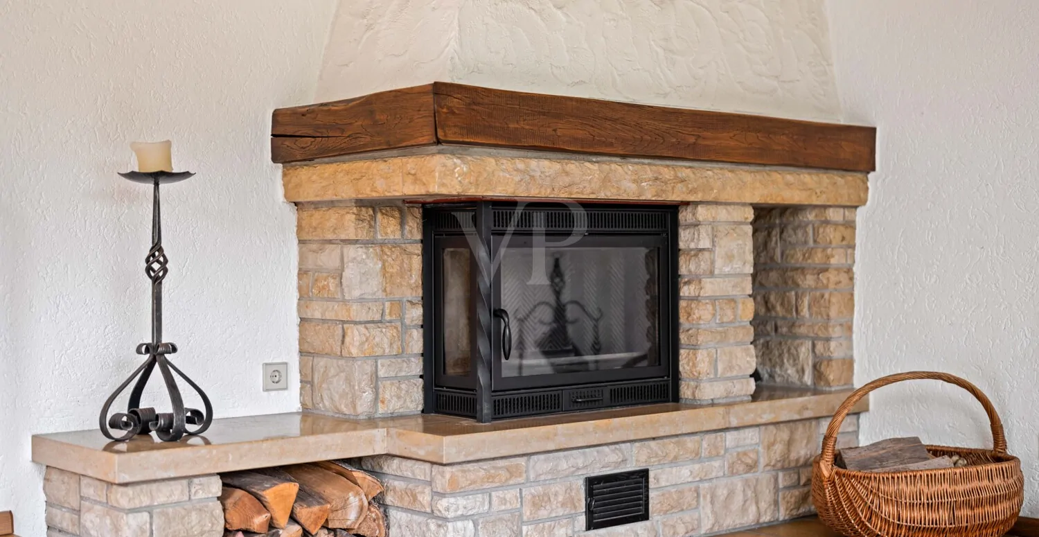 offener Kamin im Kaminzimmer im nachträglich angebauten Anbau Richtung Garten