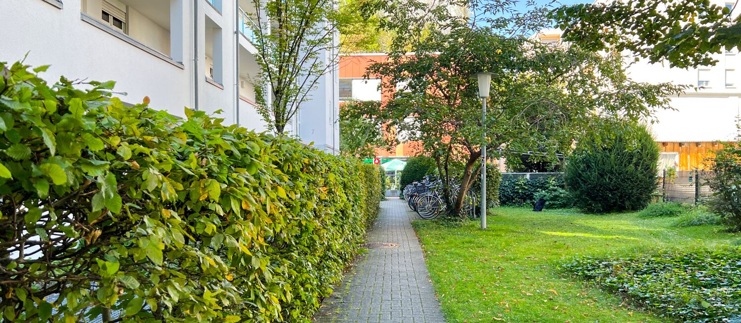 Weg zum Eingang