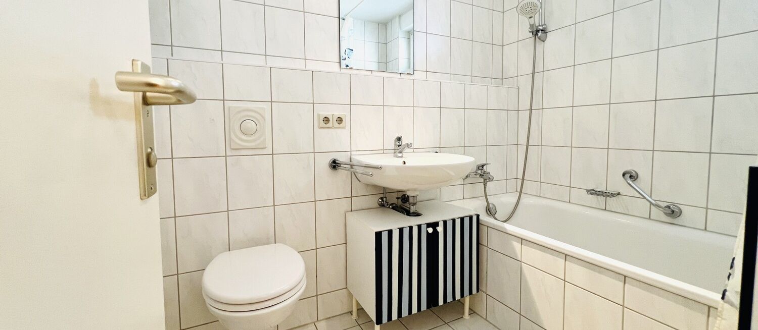 Badezimmer mit Badewanne