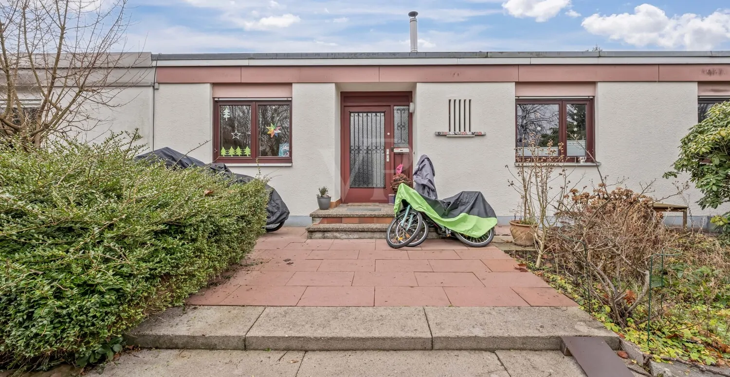 Eingangsbereich von Außen