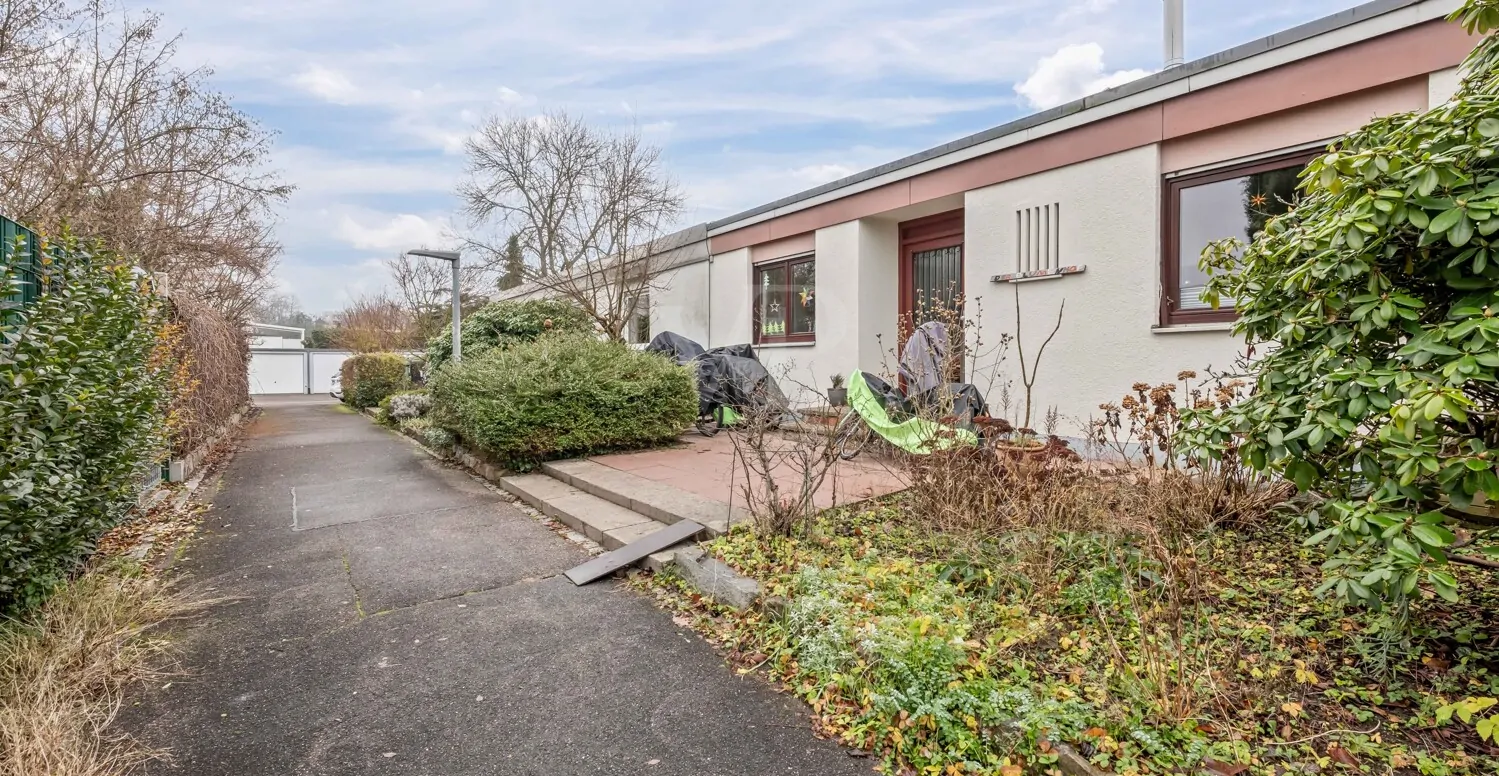 privater Weg zum Hauseingang