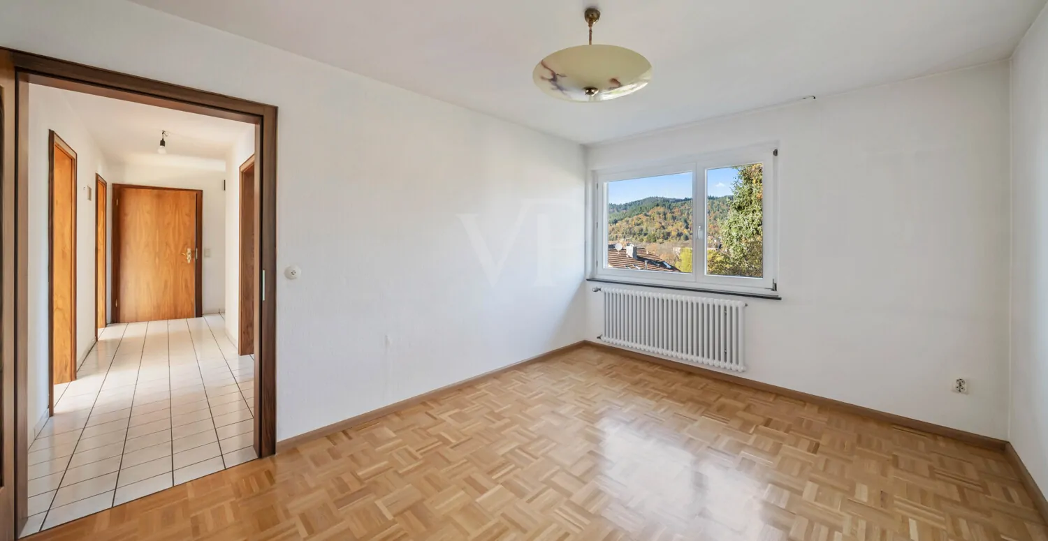 Wohnung im Obergeschoss mit Blick in den Flur