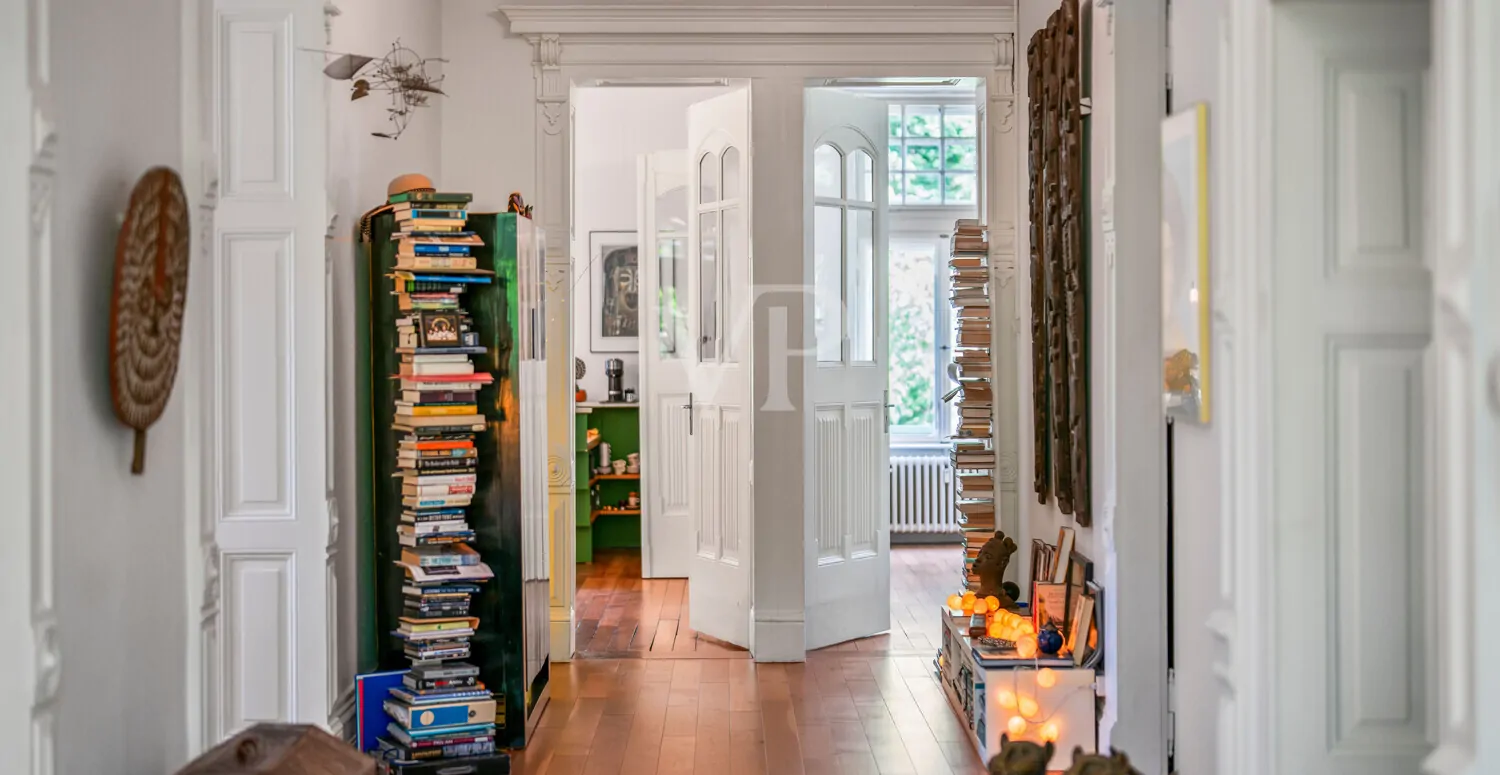 Flurbereich mit Zugang zu den einzelnen Zimmern