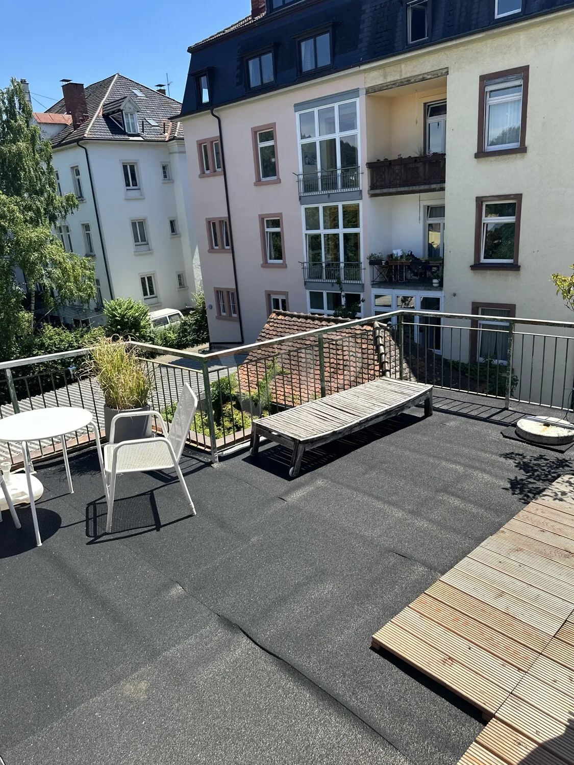 Dachterrasse mit Freisitz im Hinterhaus