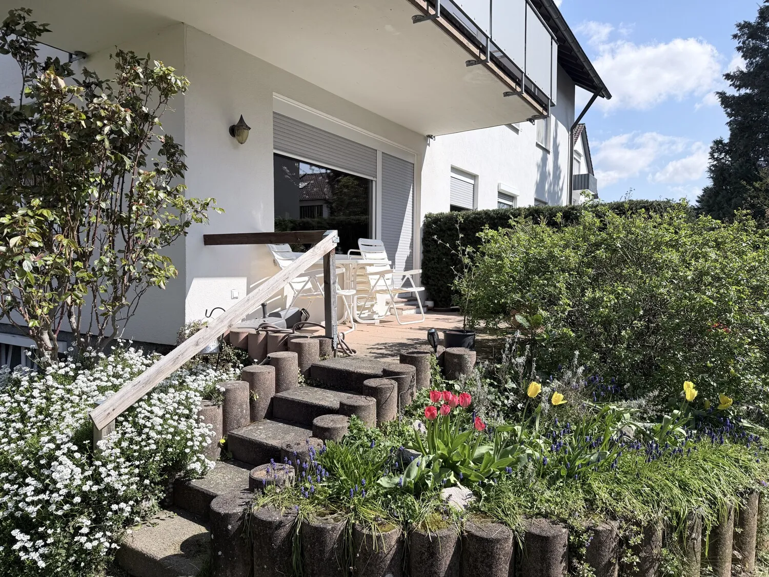 Erdgeschosswohnung mit Terrasse