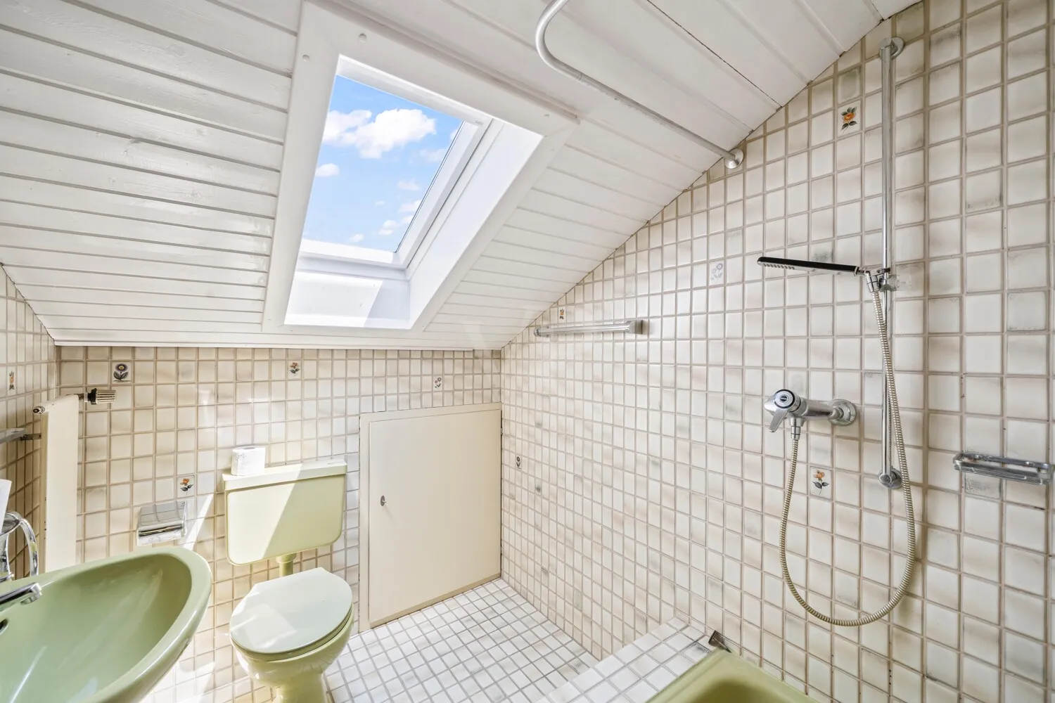 Badezimmer im Dachgeschoss