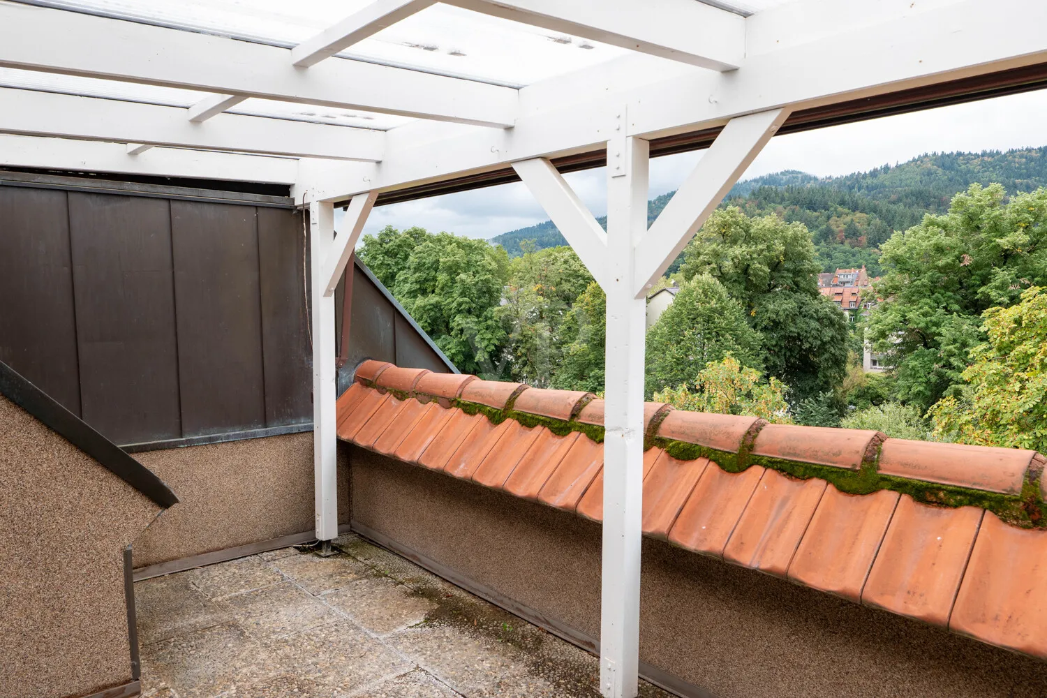 überdachter Balkon