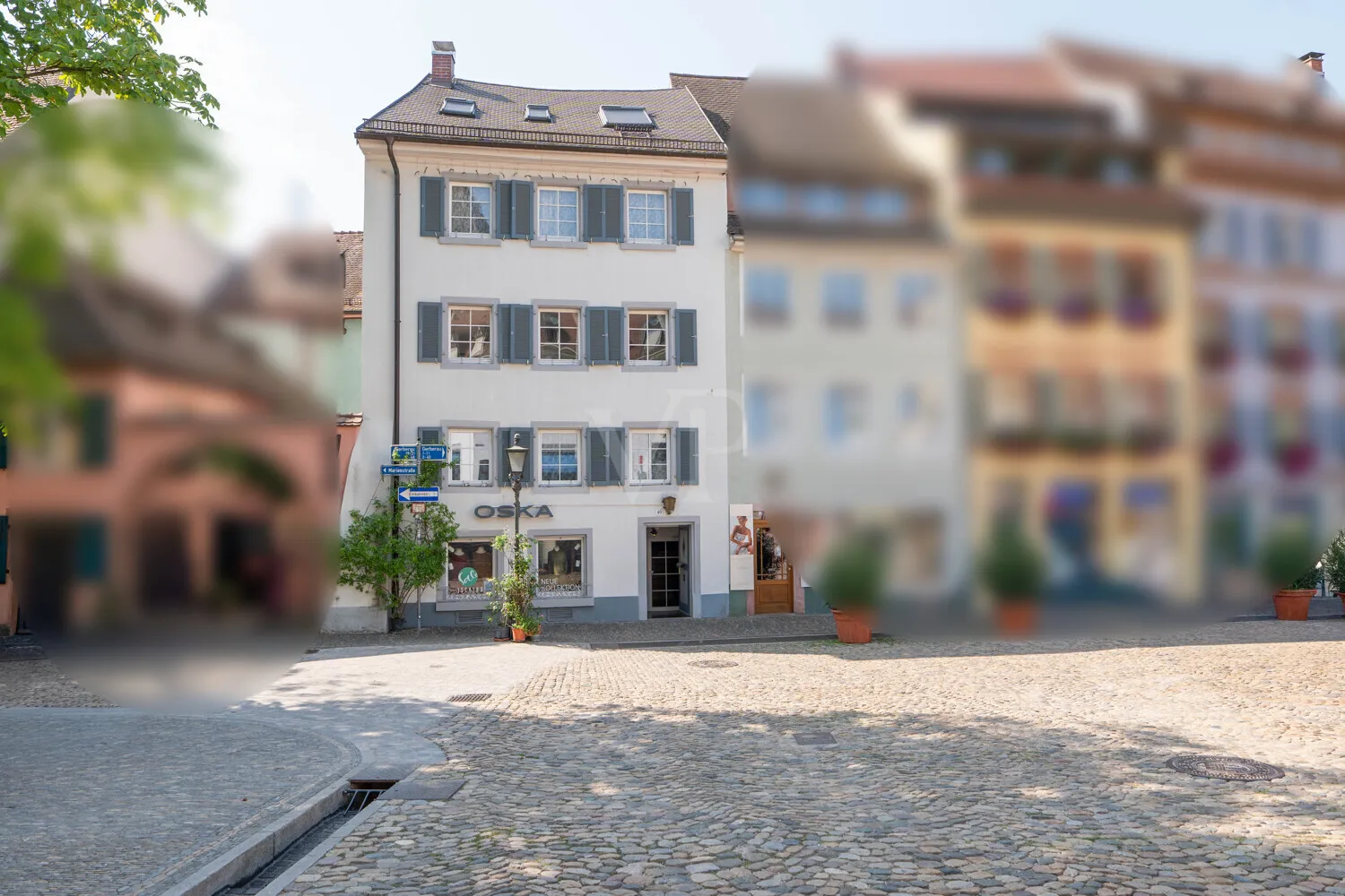 Außenansicht auf das Haus von Richtung Augustinerplatz