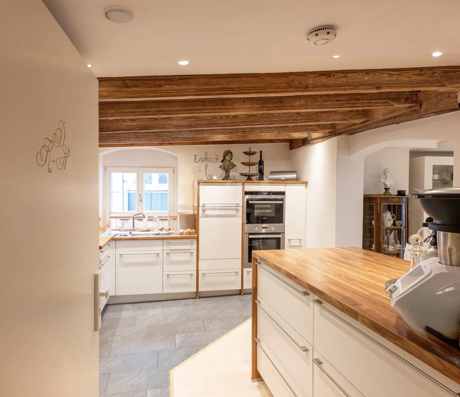 Blick in die charmante Küche der Wohnung im 1.Obergeschoss