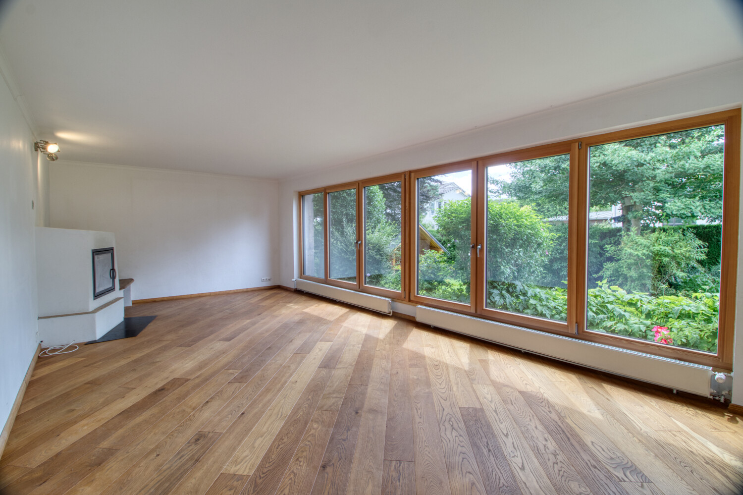 Wohnzimmer mit Holzofen
