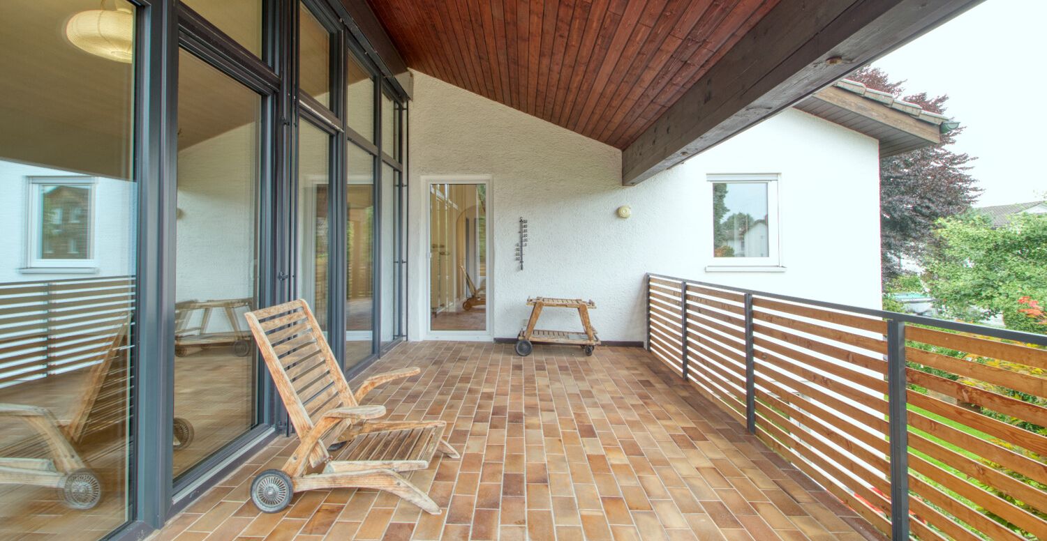 Überdachter Balkon