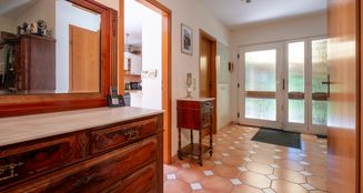 von_poll_real_estate_property_25042008_image_11