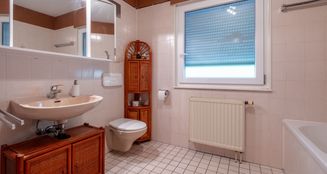 von_poll_real_estate_property_25042008_image_12