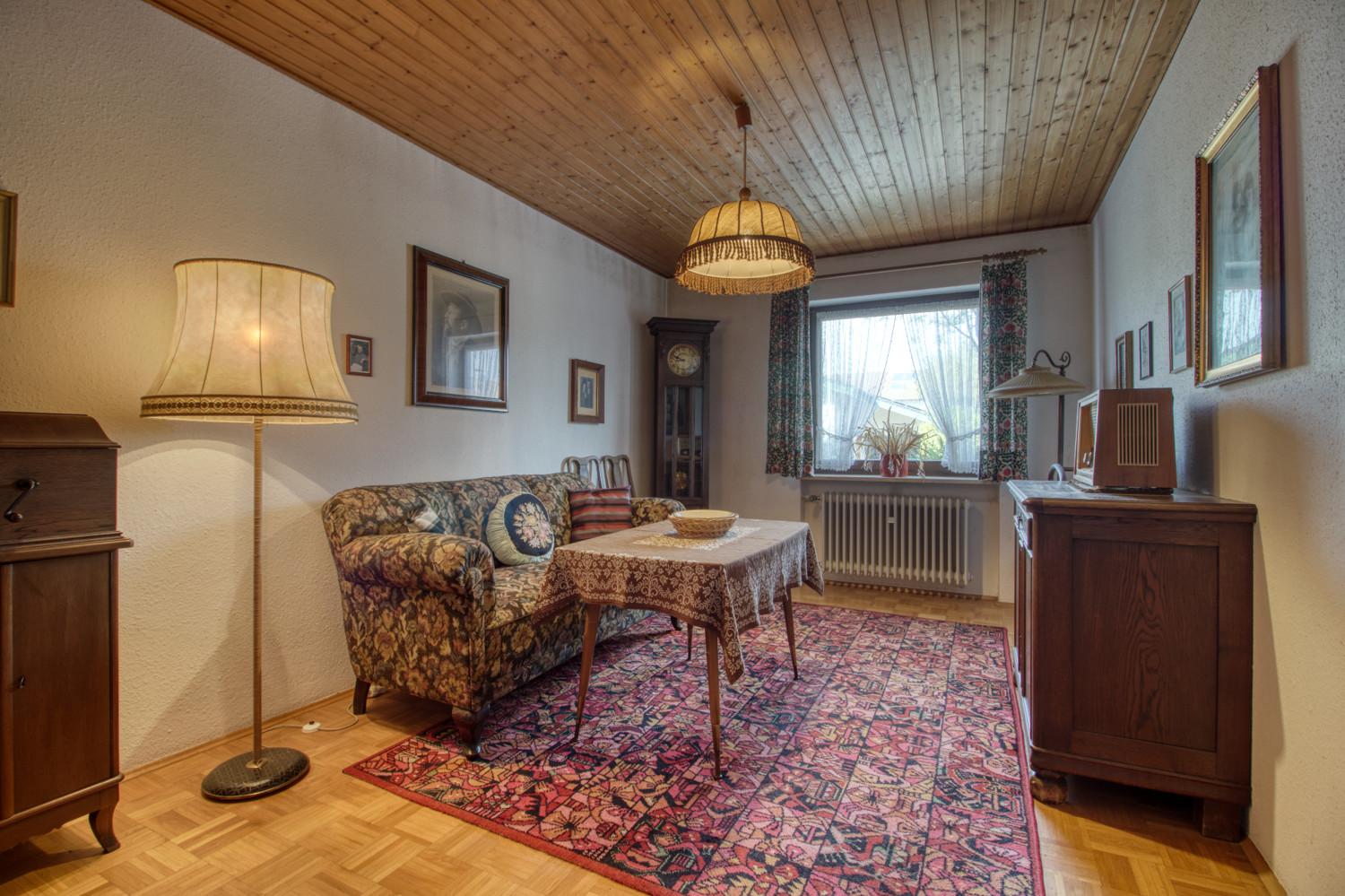 Gäste-Zimmer bzw. Büro im EG