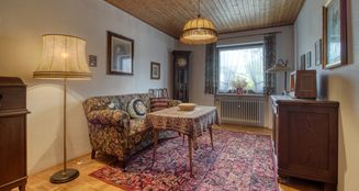 von_poll_real_estate_property_25042001_image_6