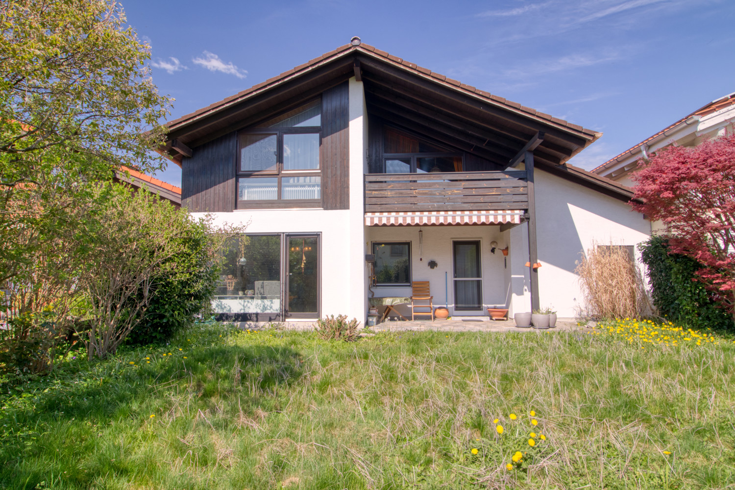 Südansicht mit Garten