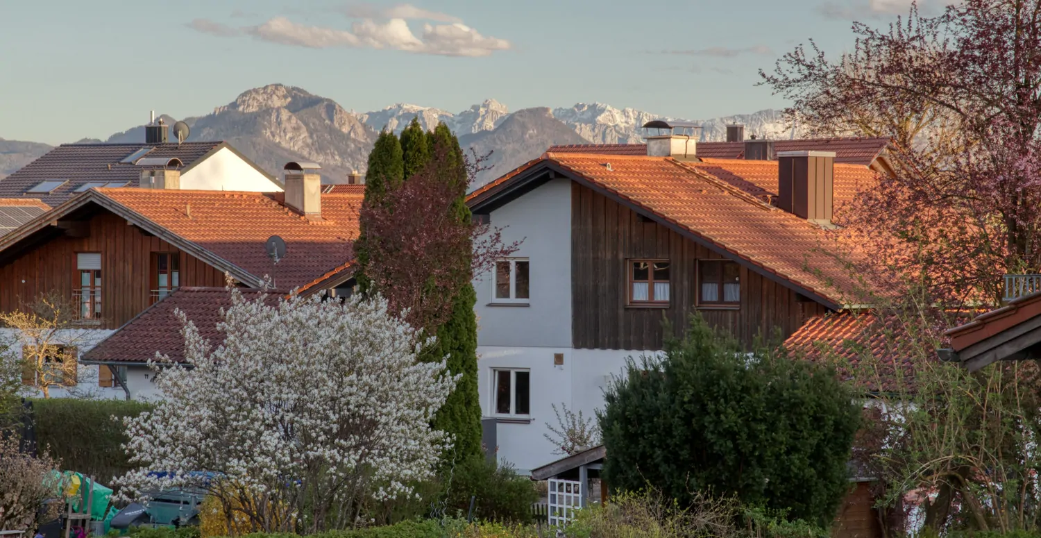Blick vom Ostbalkon und aus dem Schlafzimmer