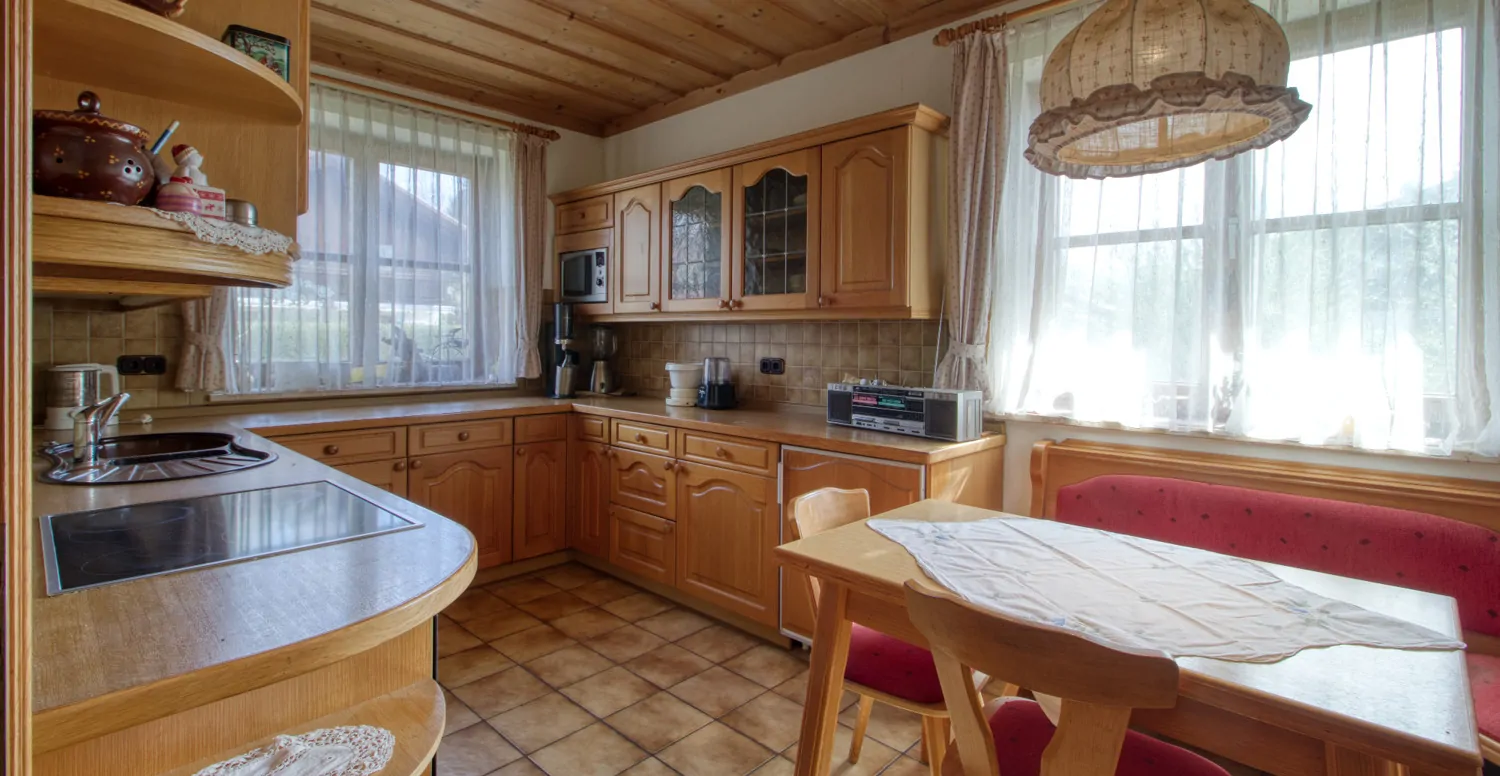 Küche mit Essbereich