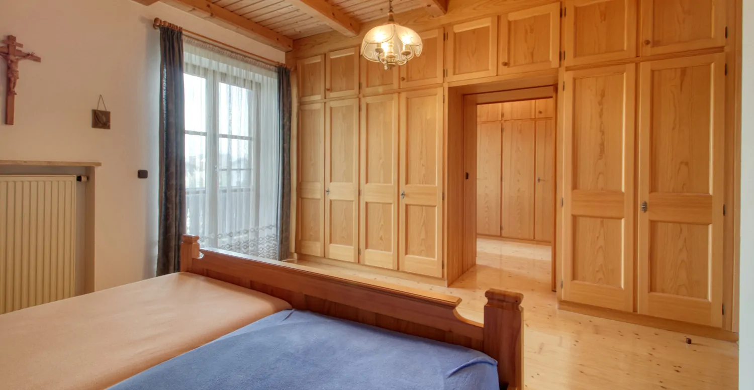 Schlafzimmer mit Ankleide