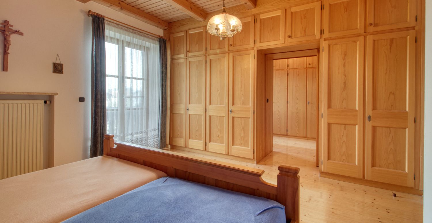 Schlafzimmer mit Ankleide