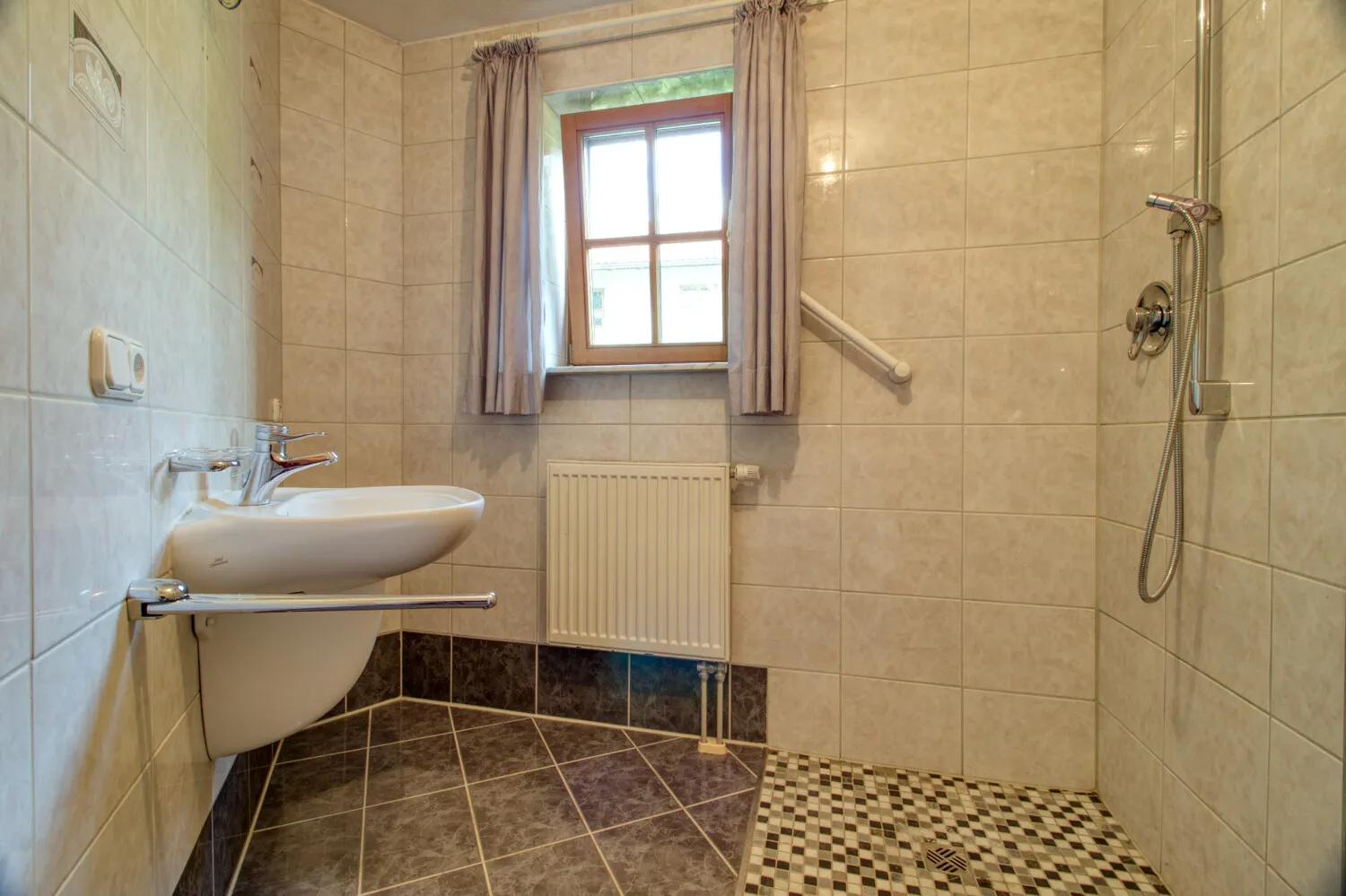 Duschbad EG