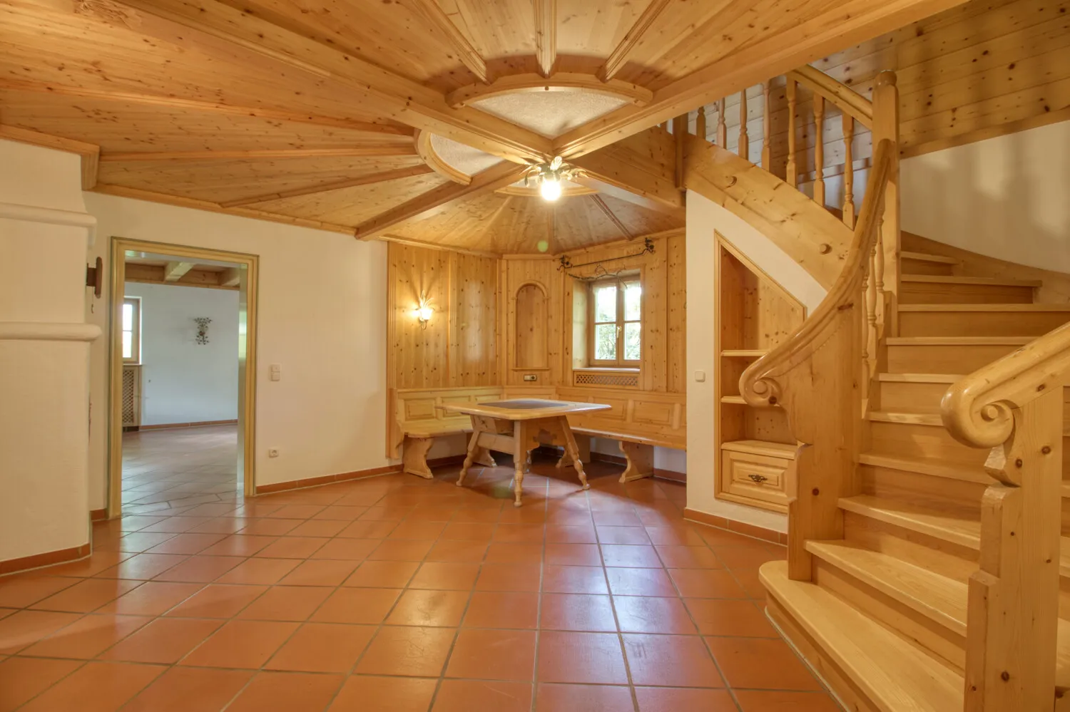 Essdiele Haupthaus