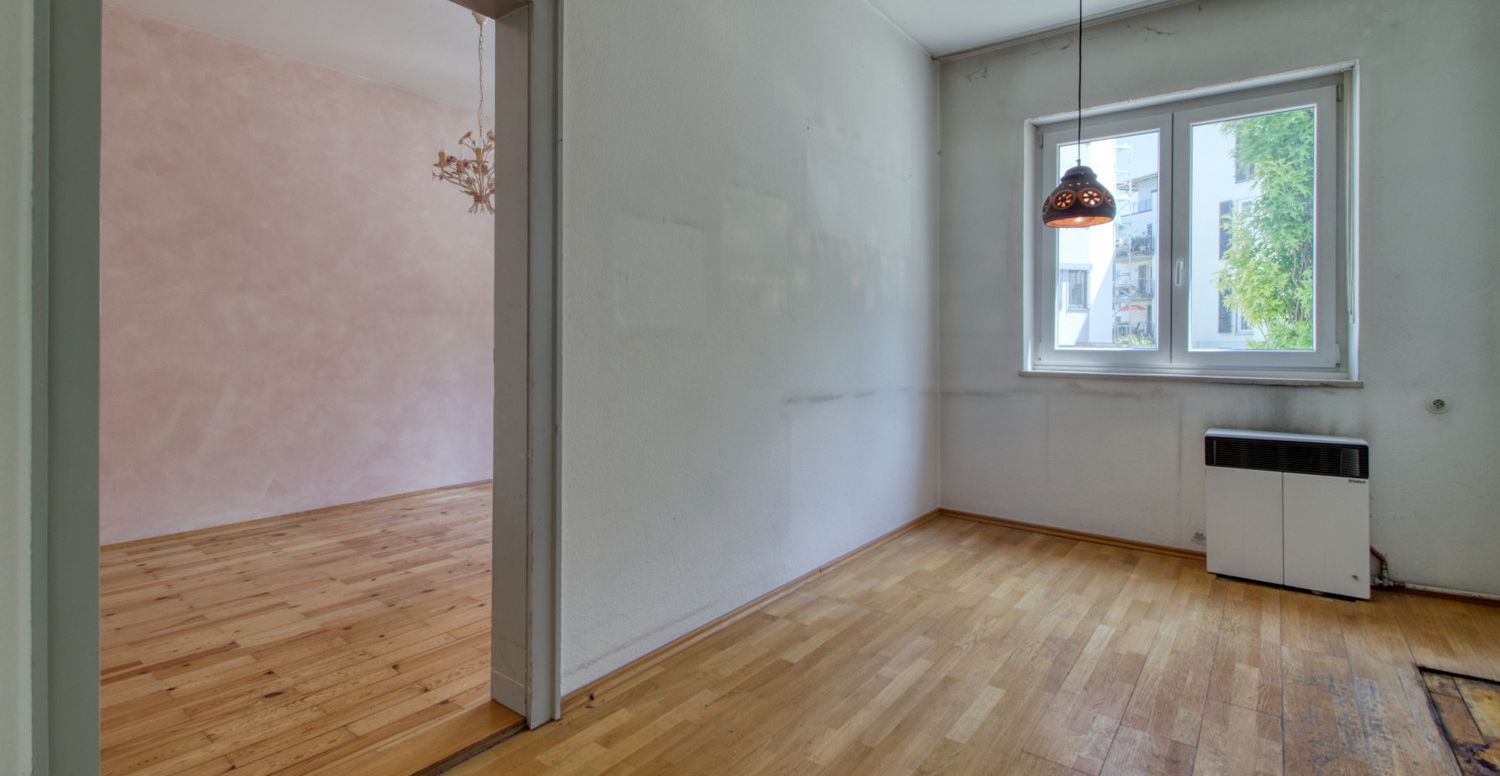 Küche mit Blick ins Esszimmer