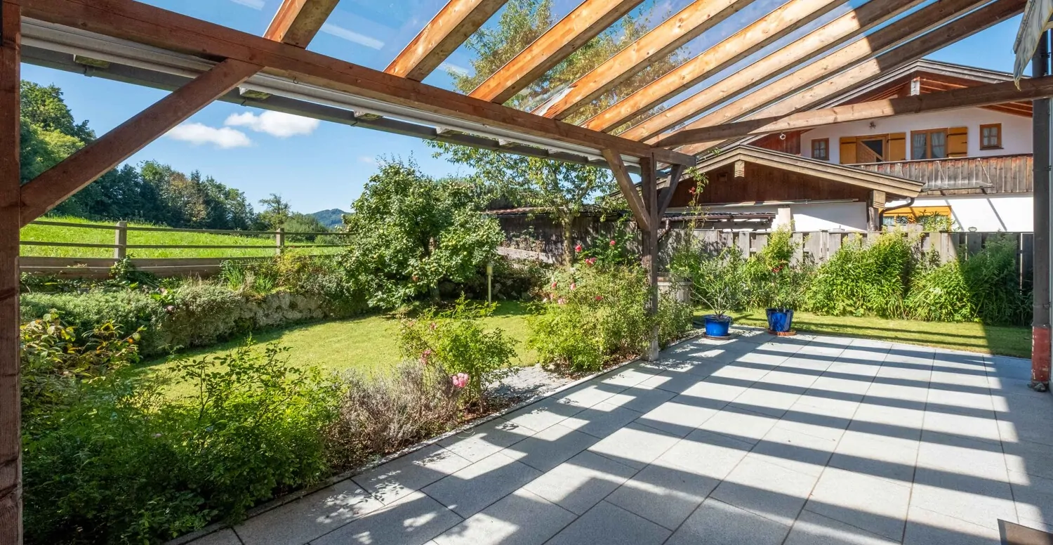 Reserviert! Samerberg - Grainbach: Großzügige Doppelhaushälfte in sonniger  Ortsrandlage