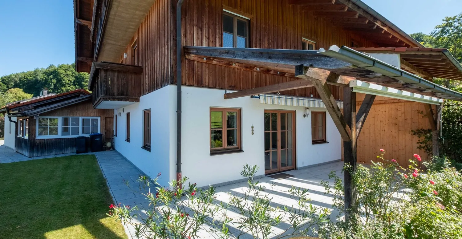 Reserviert! Samerberg - Grainbach: Großzügige Doppelhaushälfte in sonniger  Ortsrandlage