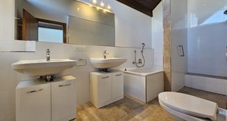 von_poll_real_estate_property_25042021_image_12