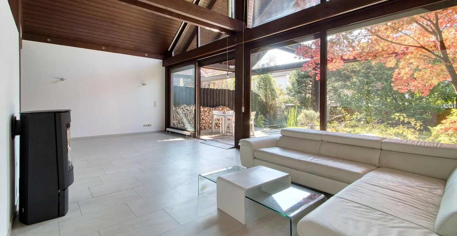 Wohnzimmer mit 5 Metern Raumhöhe