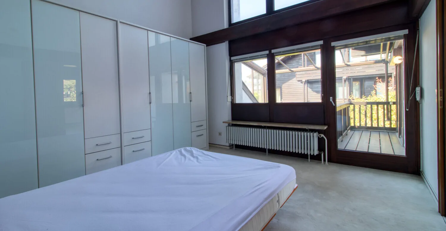 Schlafzimmer 1 mit überdachtem Balkon