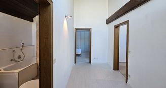 von_poll_real_estate_property_25042021_image_11