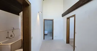 von_poll_real_estate_property_25042022_image_9